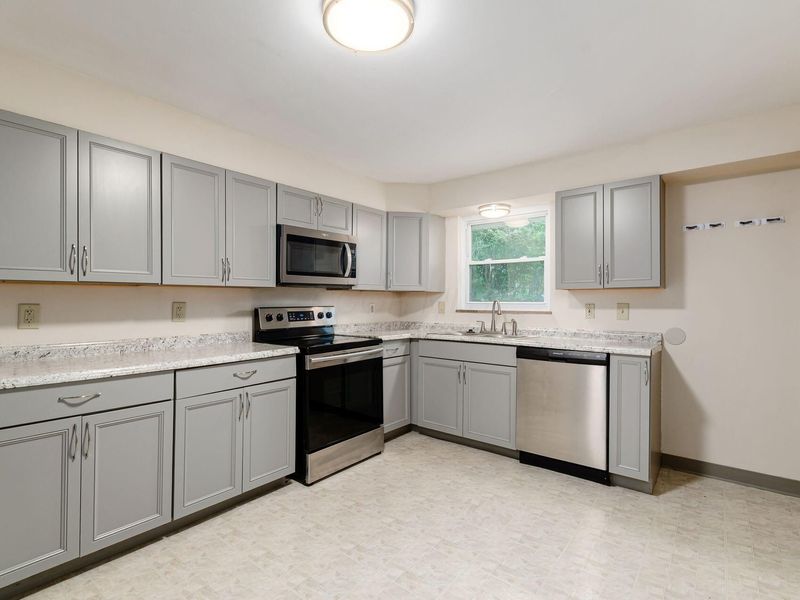 116 Sunnyside Lane, Columbus, OH 43214 Photo 4
