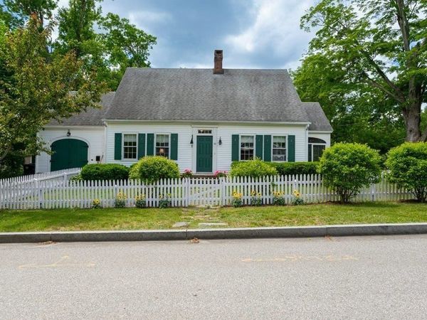 16 Brookline Street, Nashua, NH 03064