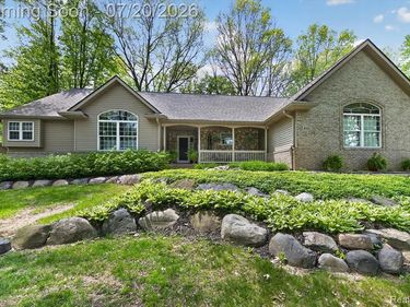 2111 Moorlands View, Oceola Twp, MI 48855