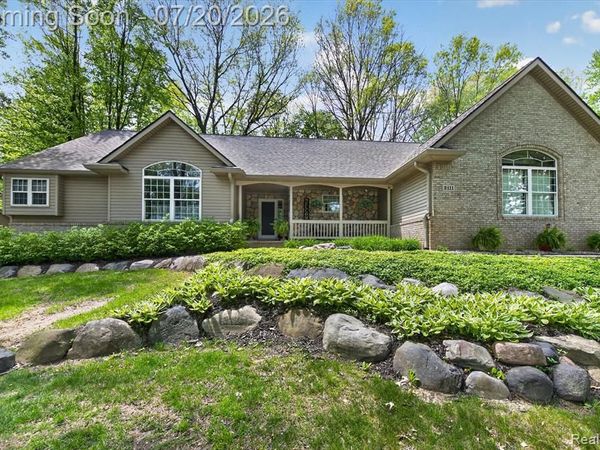 2111 Moorlands View, Oceola Twp, MI 48855