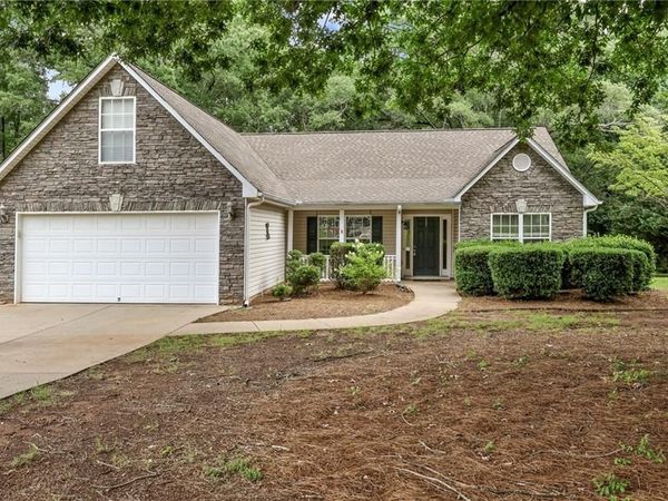 147 Laurel Lane , Social Circle, GA 30025