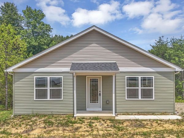 353 Elm Street , New Straitsville, OH 43766