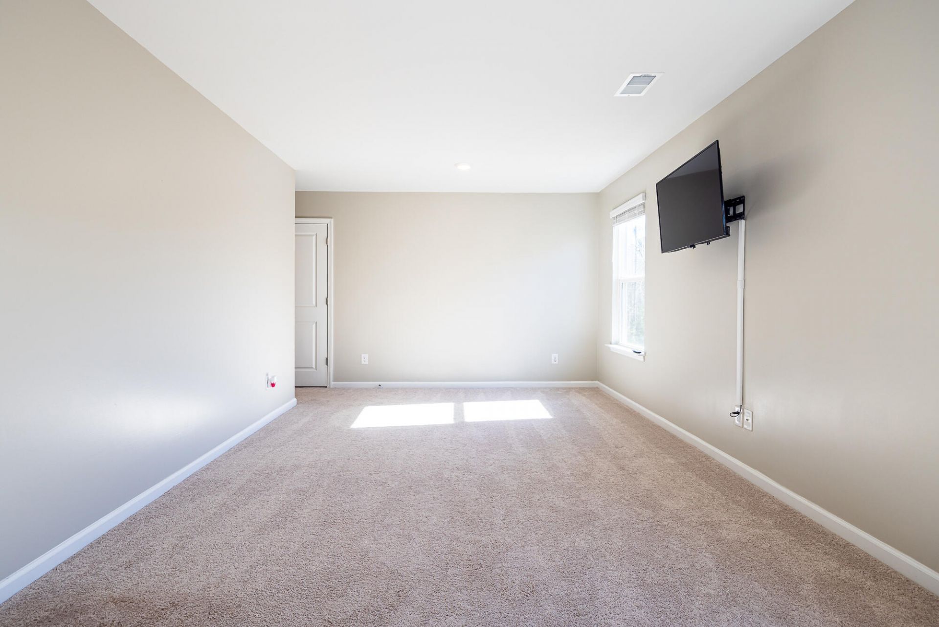 833 Kirby Court Photo 7