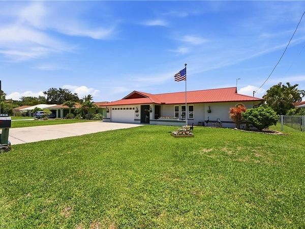 7219 Reymoor DR, NORTH FORT MYERS, FL 33917