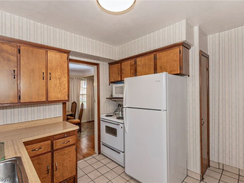 23703 East Baintree Road, Beachwood, OH 44122 Photo 8