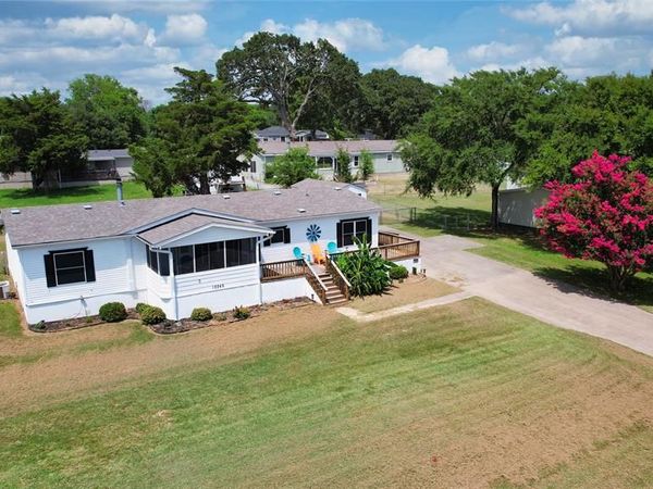 10245 Northlake Circle, Kemp, TX 75143