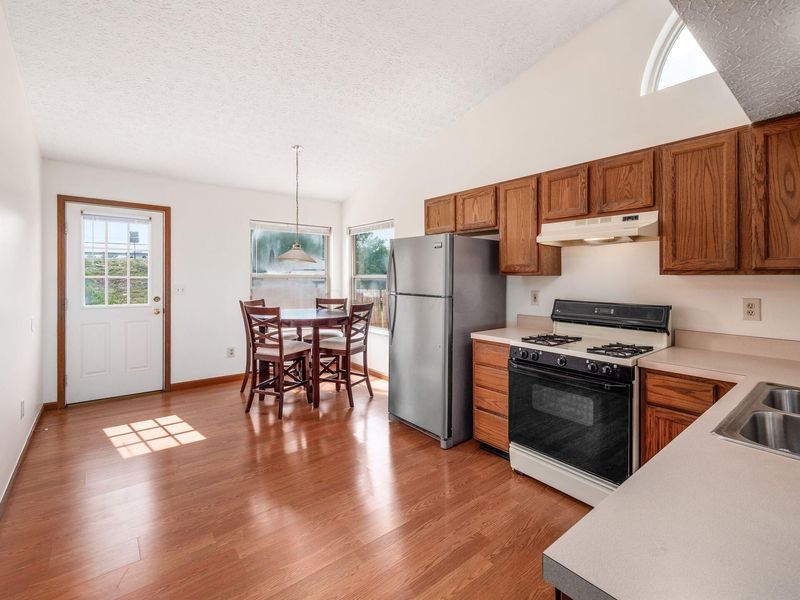 1175 Brookstone Drive , Marysville, OH 43040 Photo 9
