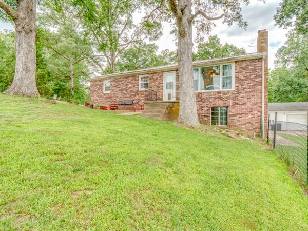 8841 N Triton Lane , Mt Vernon, IL 62864