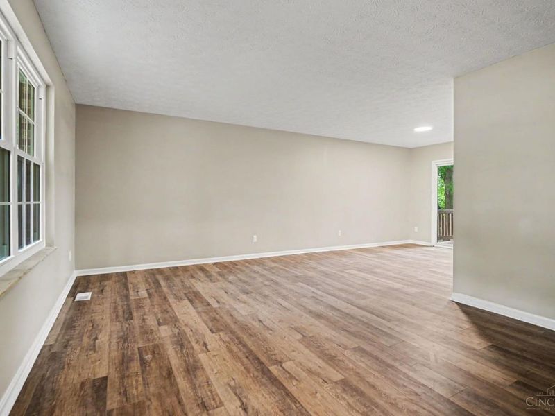 5160 Brasher Avenue, Blue Ash, OH 45242 Photo 5