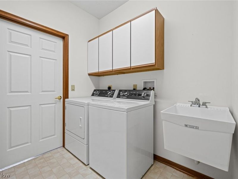 215 Village Drive, Unit 28, Independence, OH 44131 Photo 16