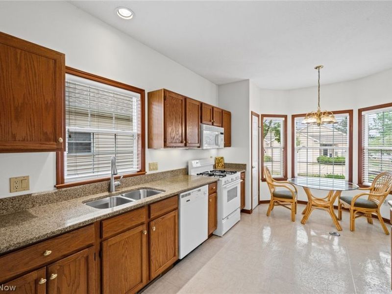 215 Village Drive, Unit 28, Seven Hills, OH 44131 Photo 3