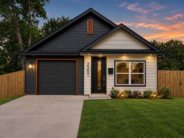 2201 N Lewis Place, Tulsa, OK 74110