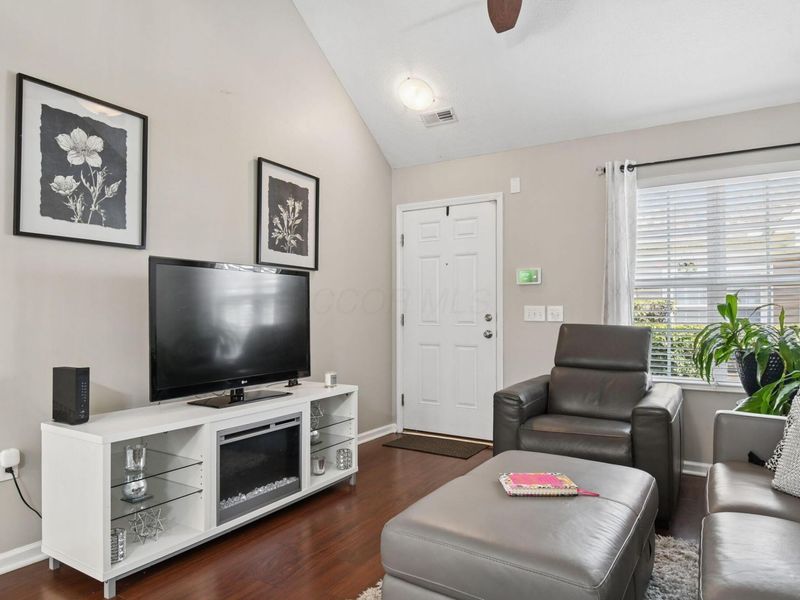 320 Dysar Run Drive, Unit 23, Blacklick, OH 43004 Photo 6
