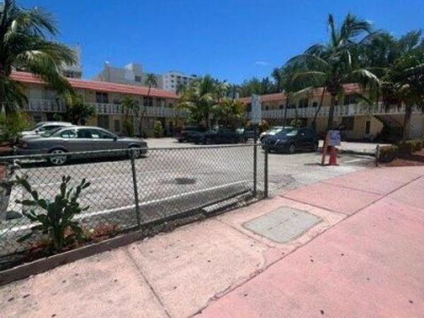 441 COLLINS Avenue, Unit 6, Miami Beach, FL 33139
