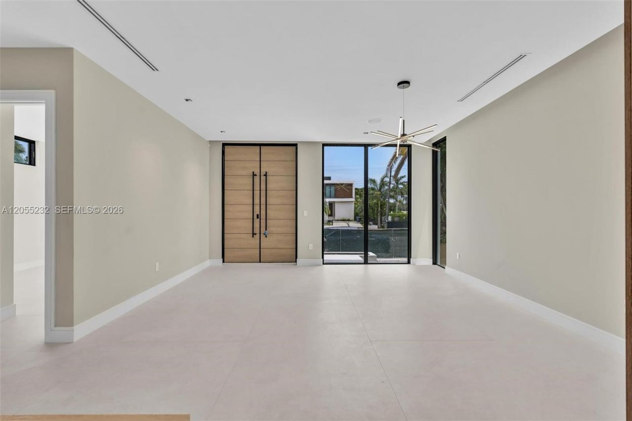 6020 Alton Rd , Miami Beach, FL 33140 Photo