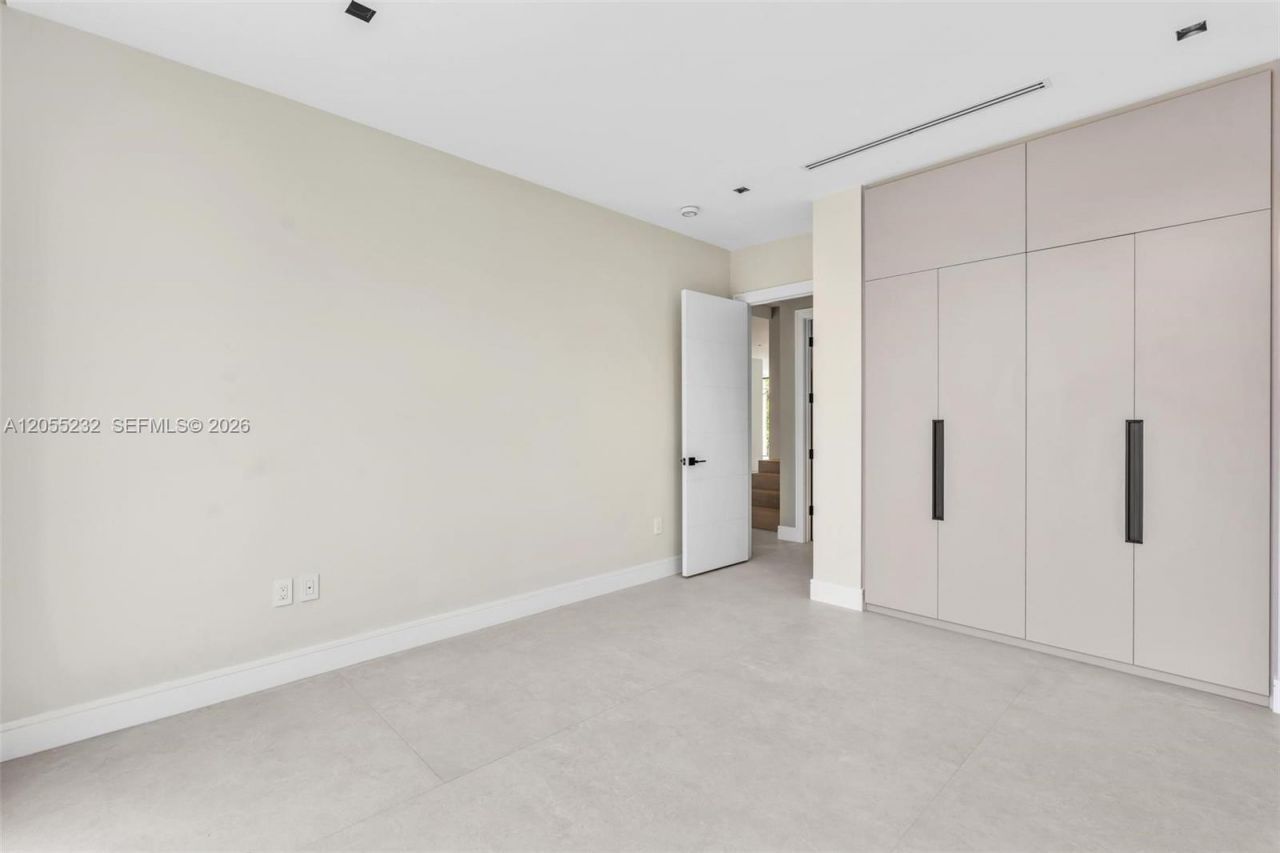 6020 Alton Rd , Miami Beach, FL 33140 Photo