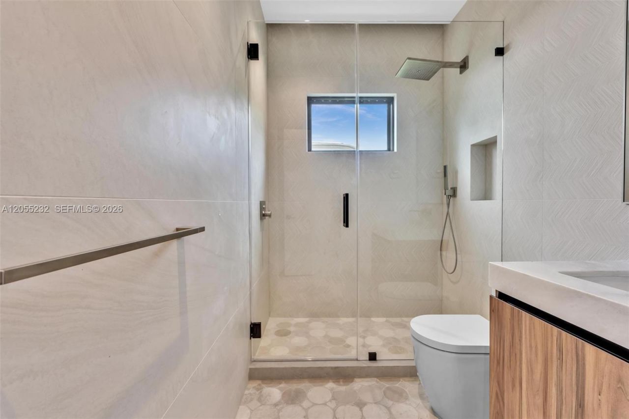 6020 Alton Rd , Miami Beach, FL 33140 Photo