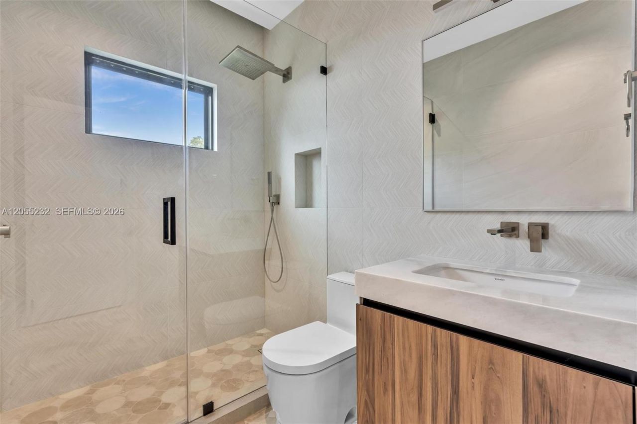 6020 Alton Rd , Miami Beach, FL 33140 Photo
