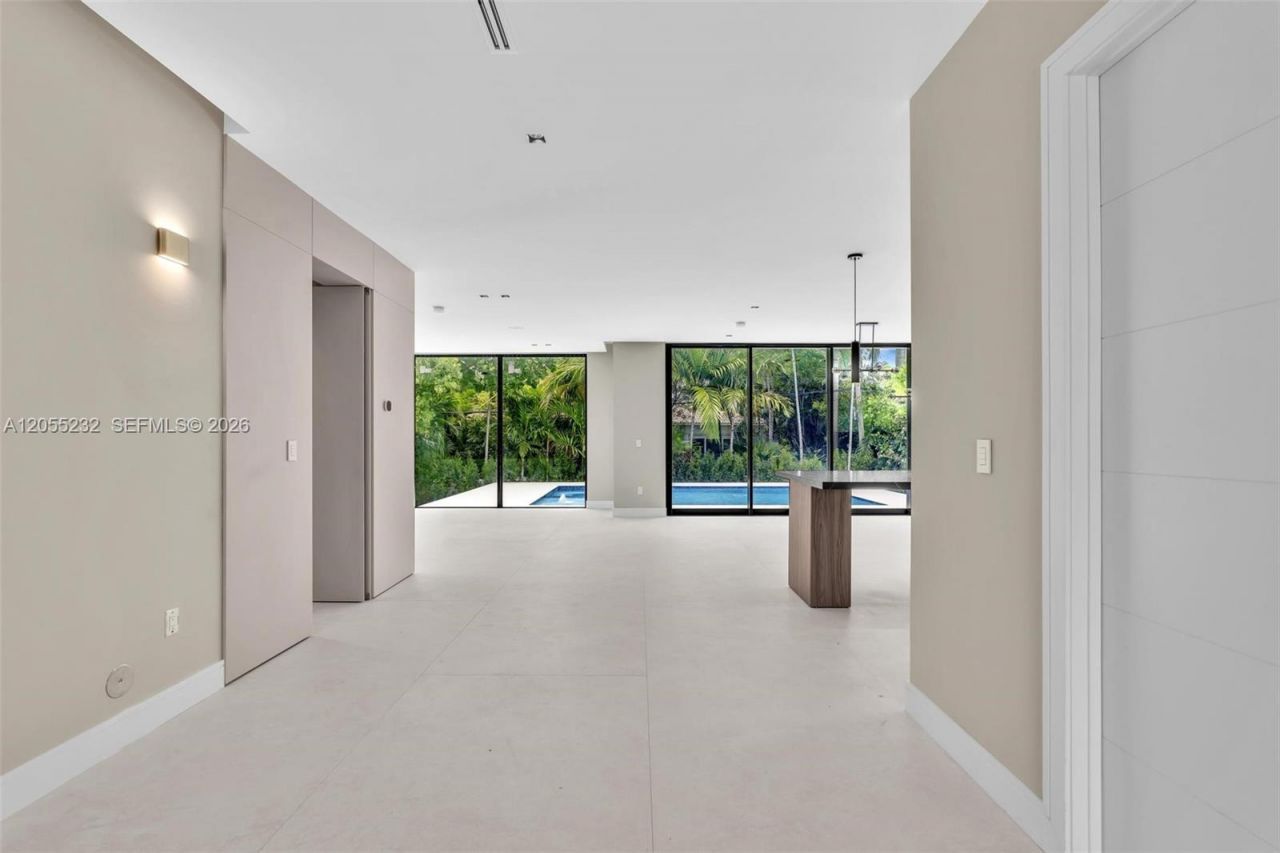 6020 Alton Rd , Miami Beach, FL 33140 Photo