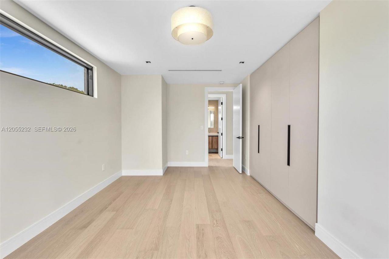 6020 Alton Rd , Miami Beach, FL 33140 Photo