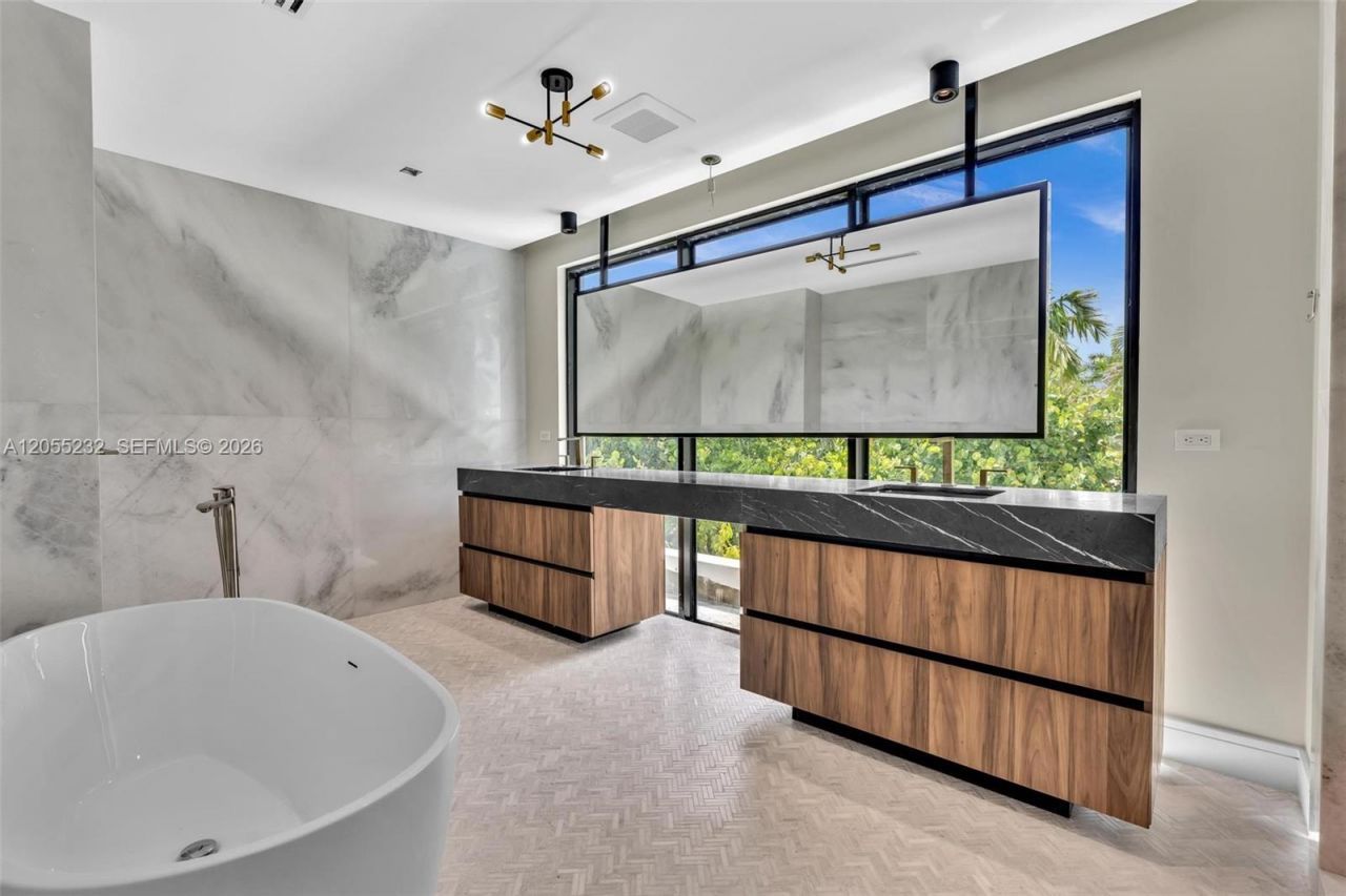 6020 Alton Rd , Miami Beach, FL 33140 Photo