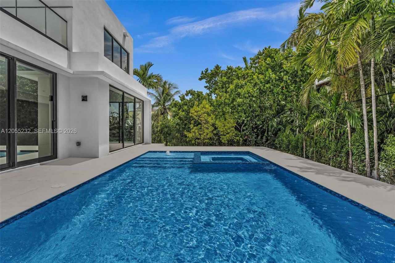 6020 Alton Rd , Miami Beach, FL 33140 Photo