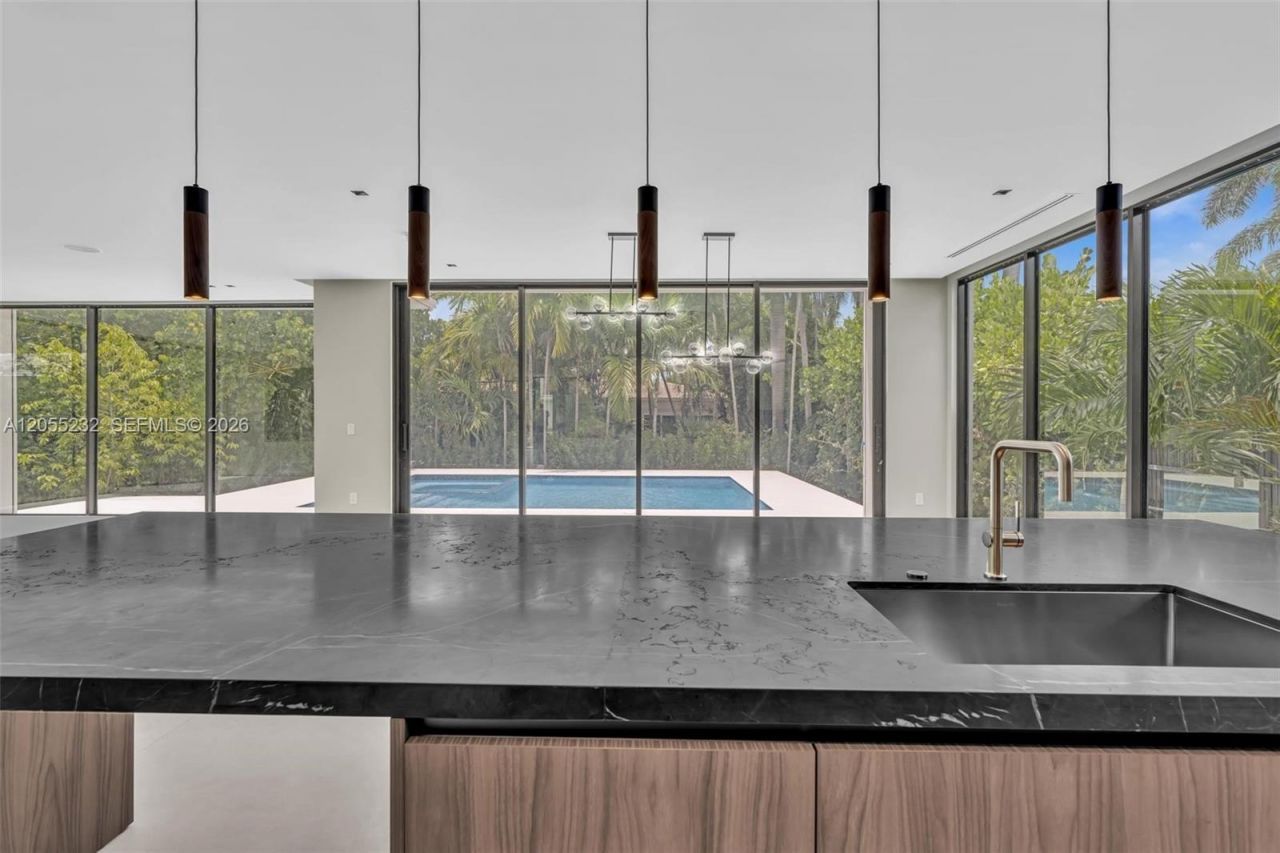 6020 Alton Rd , Miami Beach, FL 33140 Photo