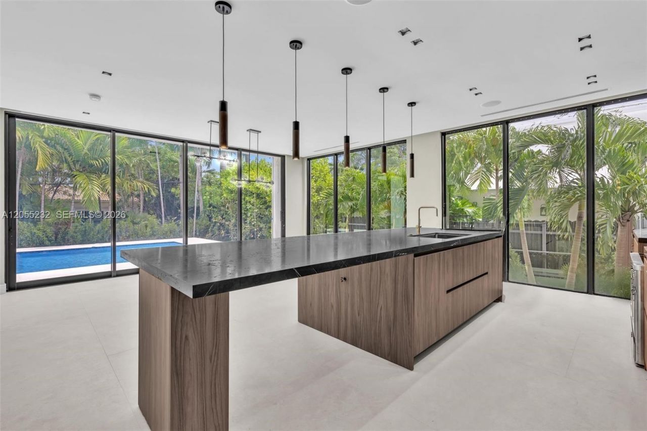 6020 Alton Rd , Miami Beach, FL 33140 Photo