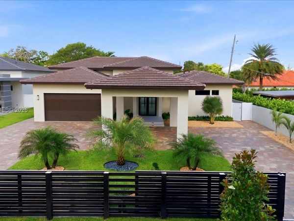 2880 SW 113 Avenue , Miami, FL 33165