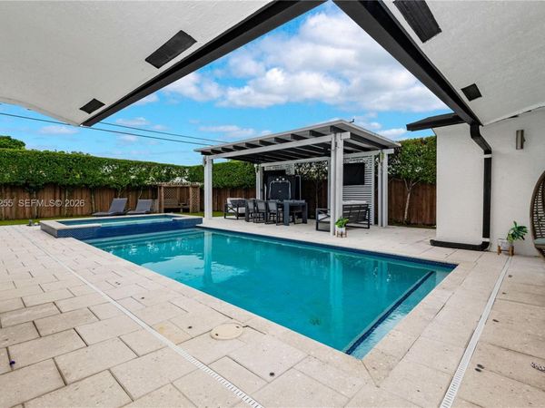 11040 SW 64th St, Miami, FL 33173