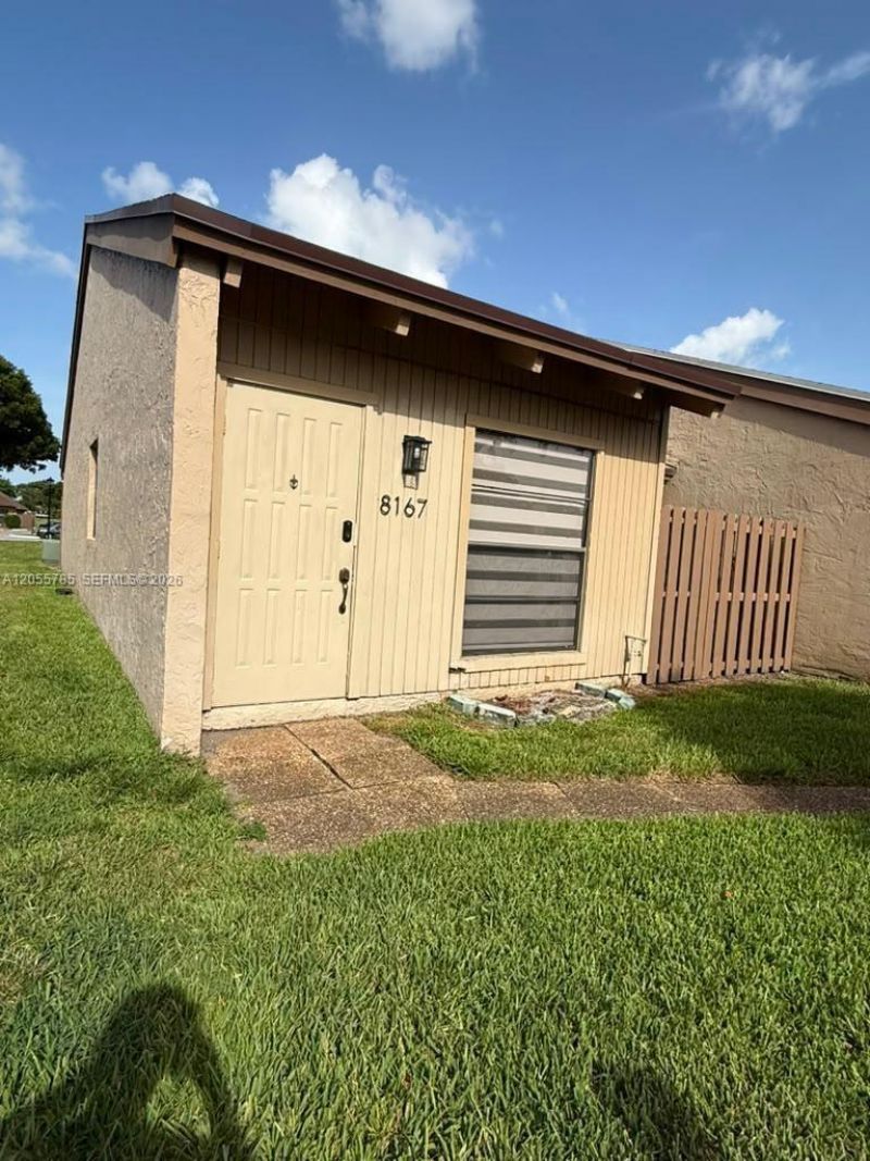 8167 SW 24th St , Davie, FL 33324 Photo