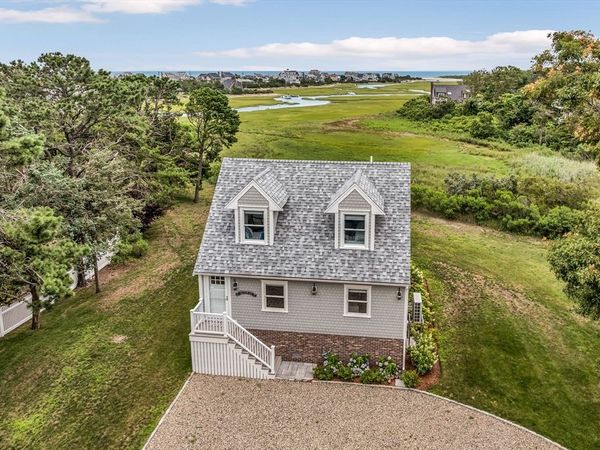 4 Arrowhead Cir, Sandwich, MA 02537