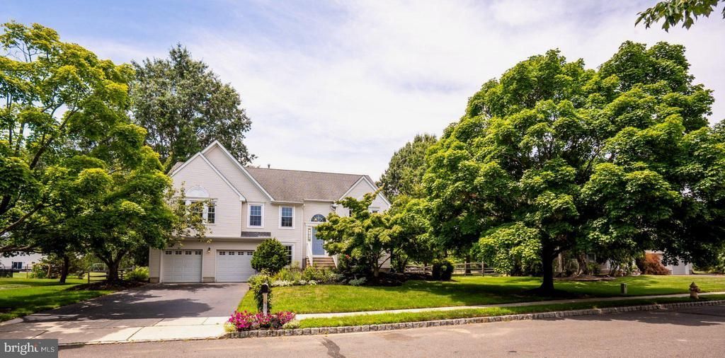 8 Amberfield Road, Robbinsville, NJ 08691 Main Photo
