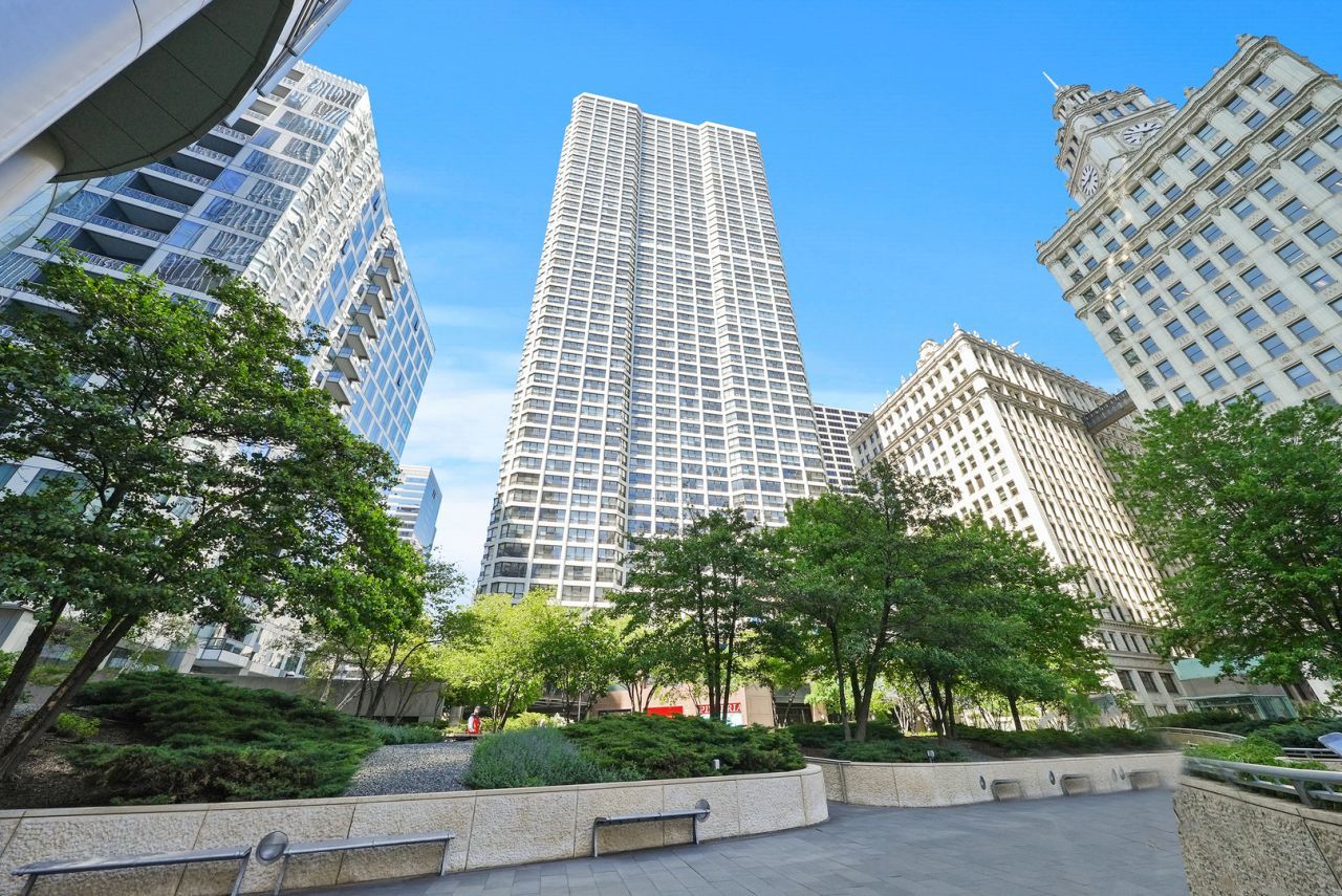 405 N Wabash Avenue , Chicago, IL 60611