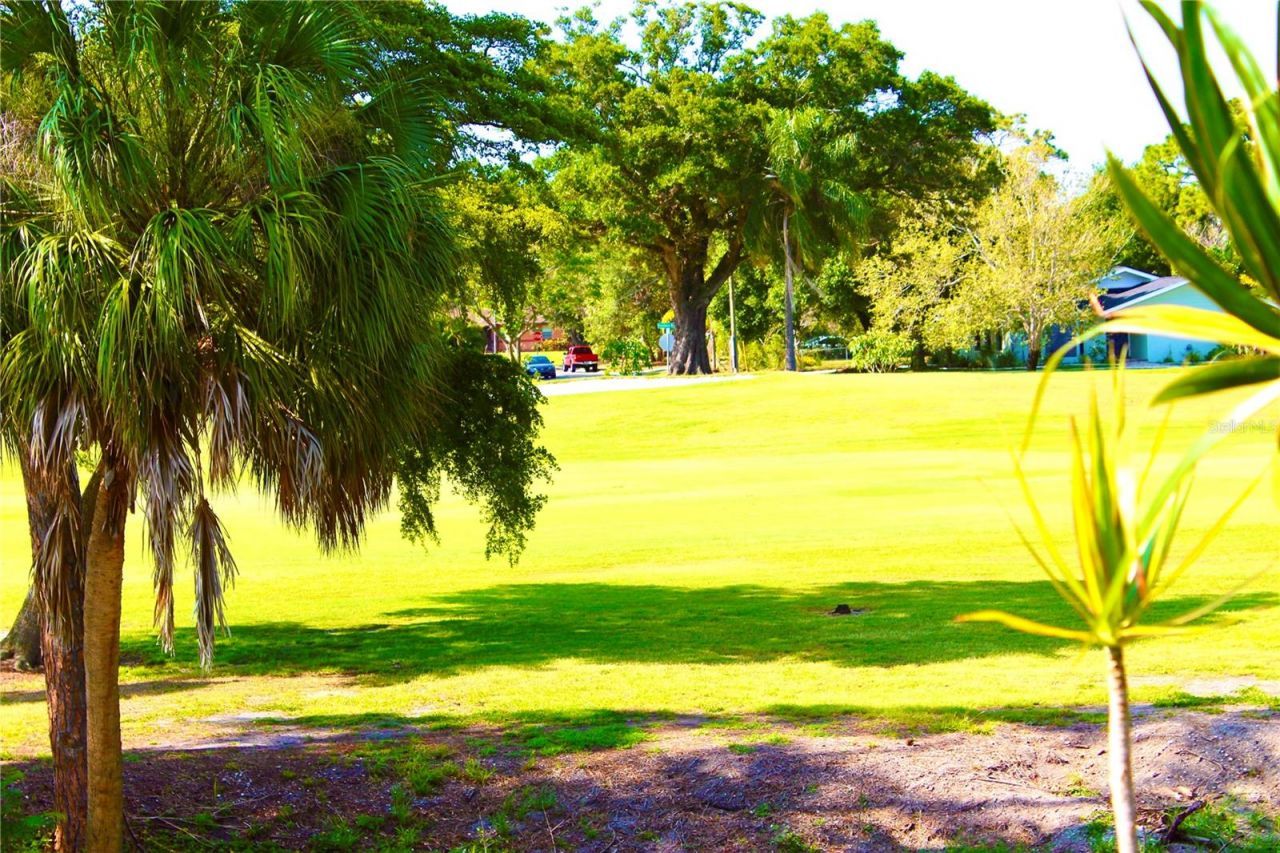 2117 Lakewood Club Drive S, Unit 7K, Saint Petersburg, FL 33712 Photo