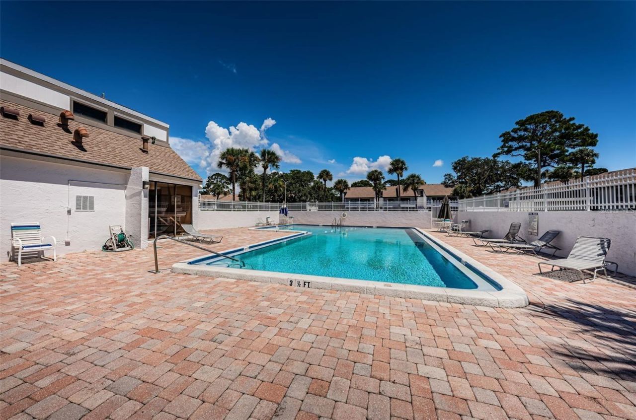 2117 Lakewood Club Drive S, Unit 7K, Saint Petersburg, FL 33712 Photo