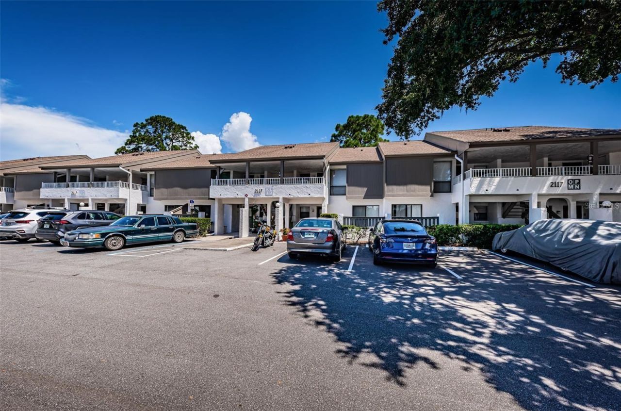 2117 Lakewood Club Drive S, Unit 7K, Saint Petersburg, FL 33712 Photo