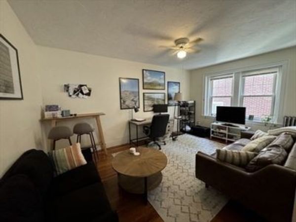 588 Washington St, Unit 2, Brookline, MA 02446