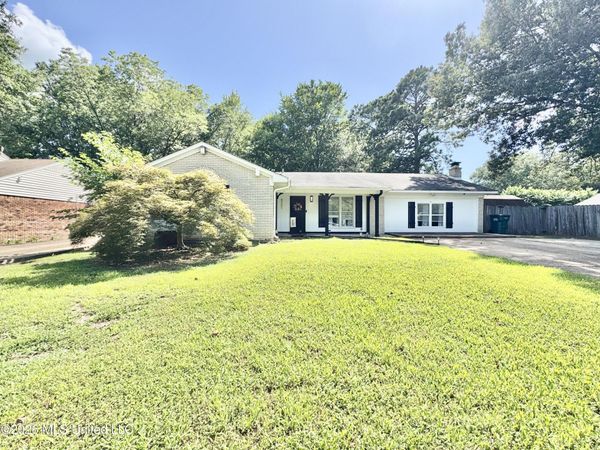 8201 Canterbury Drive, Southaven, MS 38671