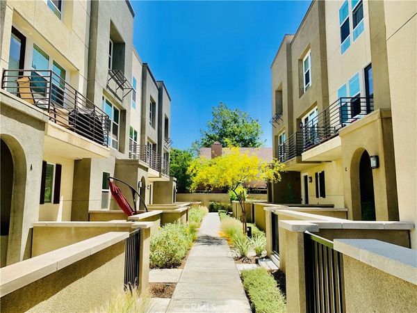 489 Rose Court , Unit E, Azusa, CA 91702