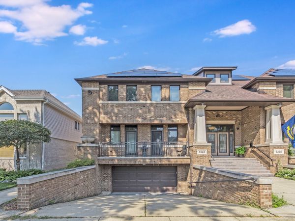 9340 S Clifton Park Avenue, Evergreen Park, IL 60805