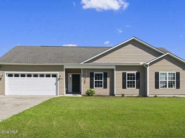 123 Cherry Grove Drive , Richlands, NC 28574
