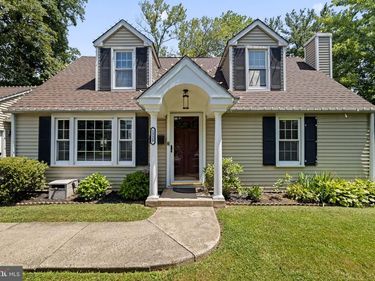 1329 W COUNTY LINE ROAD, HATBORO, PA 19040