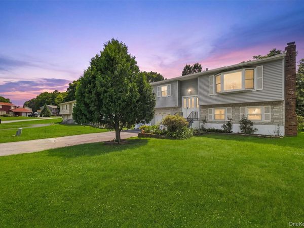 41 Keats Drive, New Windsor, NY 12553