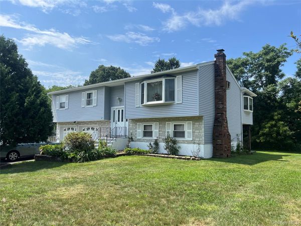 41 Keats Drive , New Windsor, NY 12553