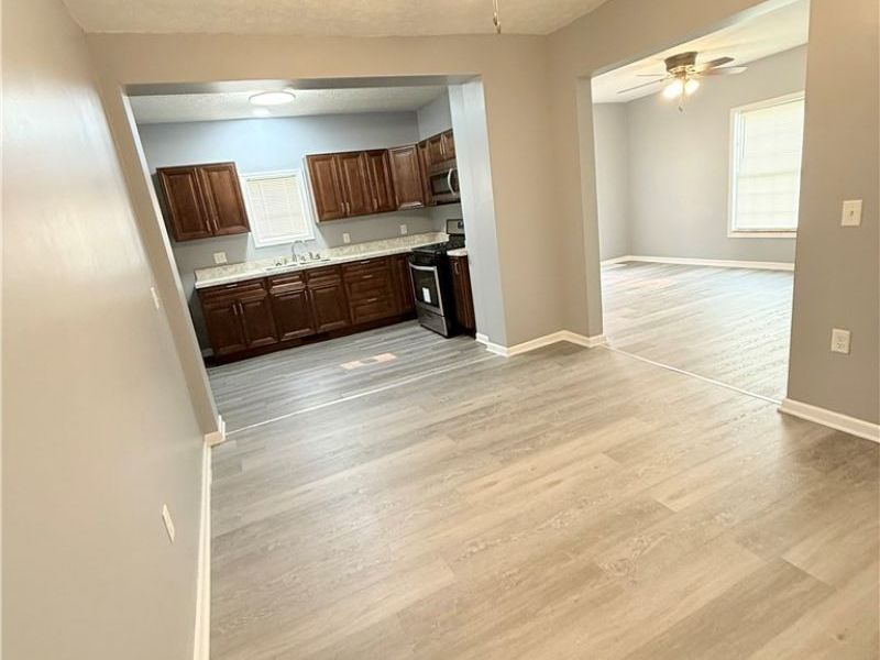 240 E Miller Avenue, Akron, OH 44301 Photo 10