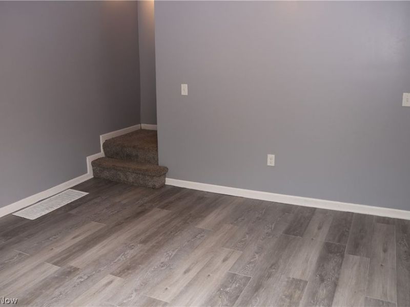 240 E Miller Avenue, Akron, OH 44301 Photo 15