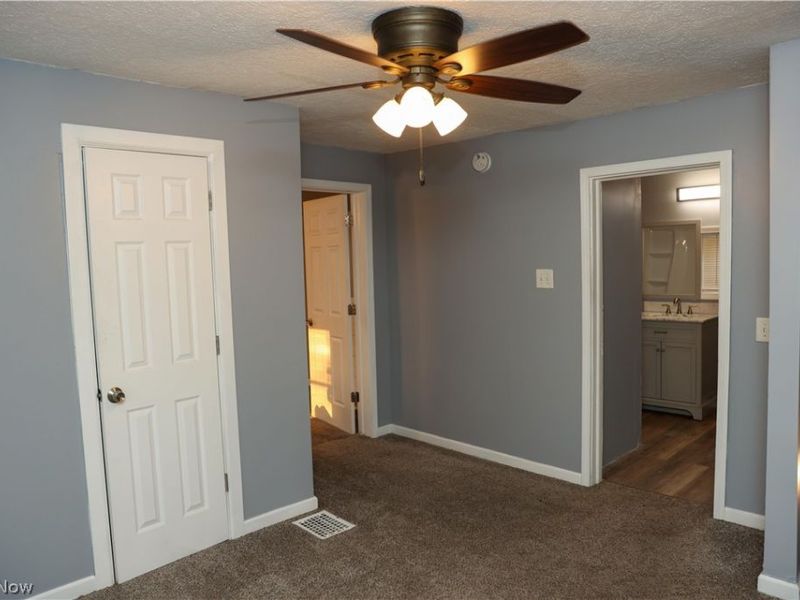 240 E Miller Avenue, Akron, OH 44301 Photo 18