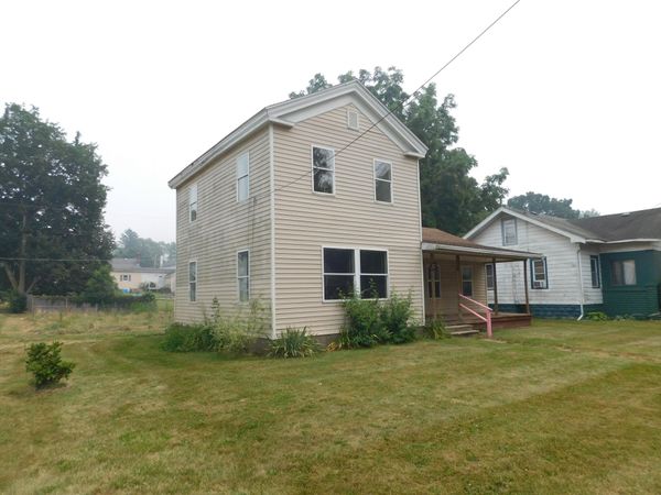 700 8th Street, Three Rivers, MI 49093