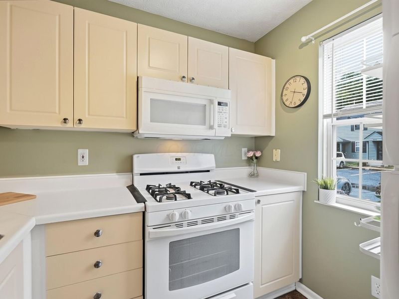 4052 Meadowick Drive, Unit 89B, Columbus, OH 43230 Photo 12